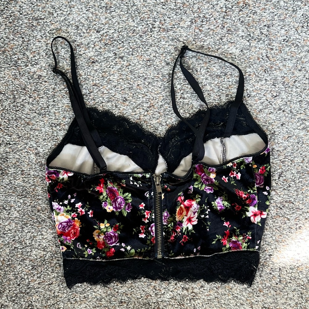 Urban Outfitters Floral Crop Top - Picture 3 of 4